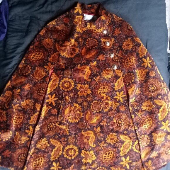 Vintage Denmark's Floral Chenille Tapestry Pattern Wool Cape Cloak - Picture 2 of 8
